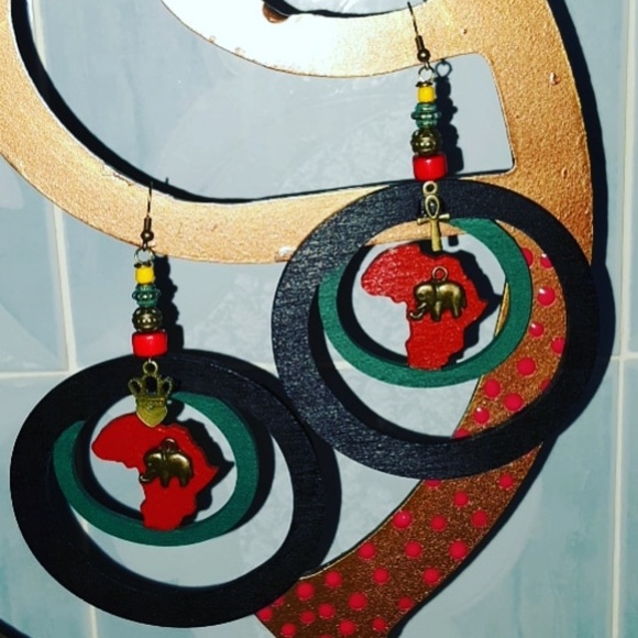 Earrings - Picture 3 of 3